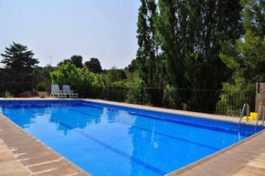 Casa rural El Salero Moratalla piscina y chimenea